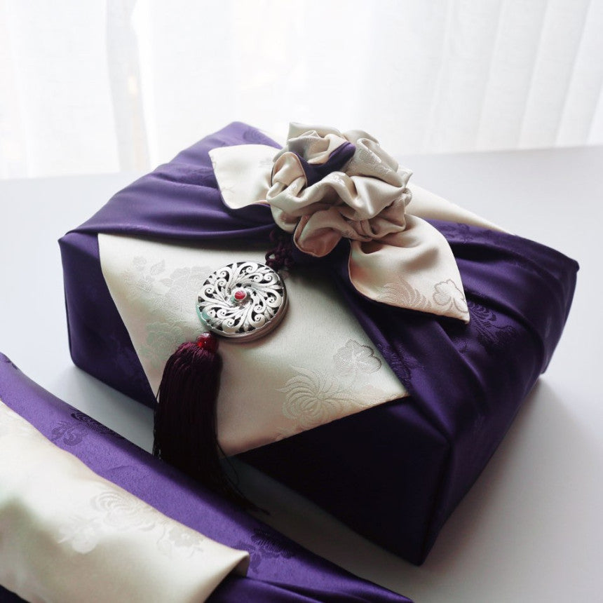 Reusable Korean bojagi gift wrap made with high-quality fabric. Inspired by traditional Korean wrapping cloth, it offers a sustainable, elegant, and heartfelt way to present meaningful gifts for all occasions.