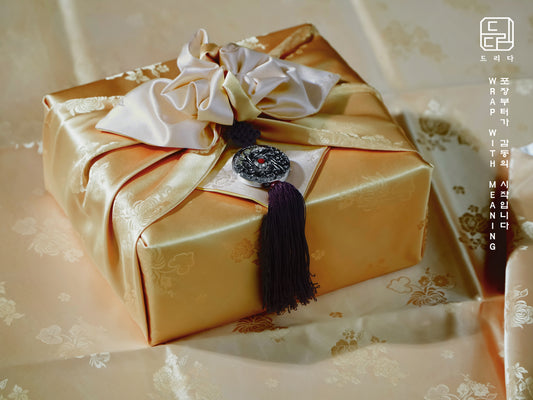 Floral Double Sided Bojagi (Deep Ivory / Gold)
