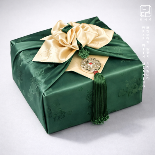 Floral Double Sided Bojagi (Deep Ivory / Deep Forest Green)