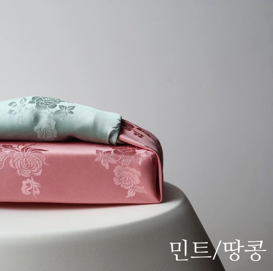 Reusable Korean bojagi gift wrap made with high-quality fabric. Inspired by traditional Korean wrapping cloth, it offers a sustainable, elegant, and heartfelt way to present meaningful gifts for all occasions.