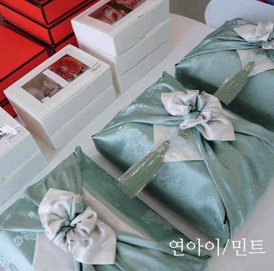 Reusable Korean bojagi gift wrap made with high-quality fabric. Inspired by traditional Korean wrapping cloth, it offers a sustainable, elegant, and heartfelt way to present meaningful gifts for all occasions.
